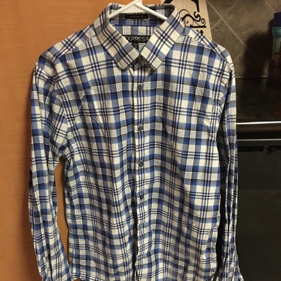 Two men’s button up shirts - Picture 2 of 5